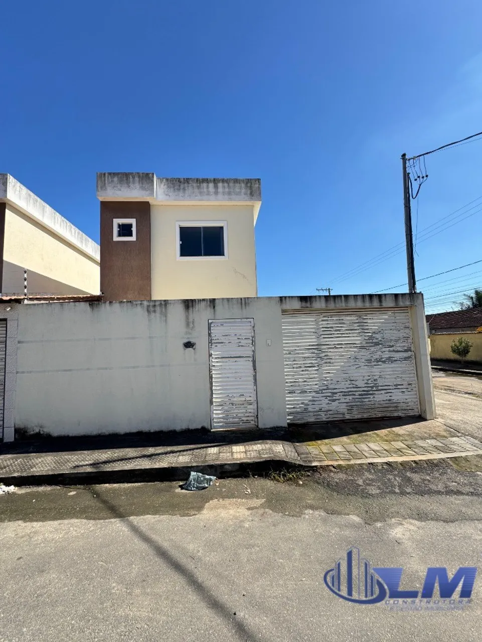 OPORTUNIDADE- CASA DUPLEX EM SANTA MONICA COM 02 QUARTOS SENDO 02 SUITES, SALA DE TV E JAN