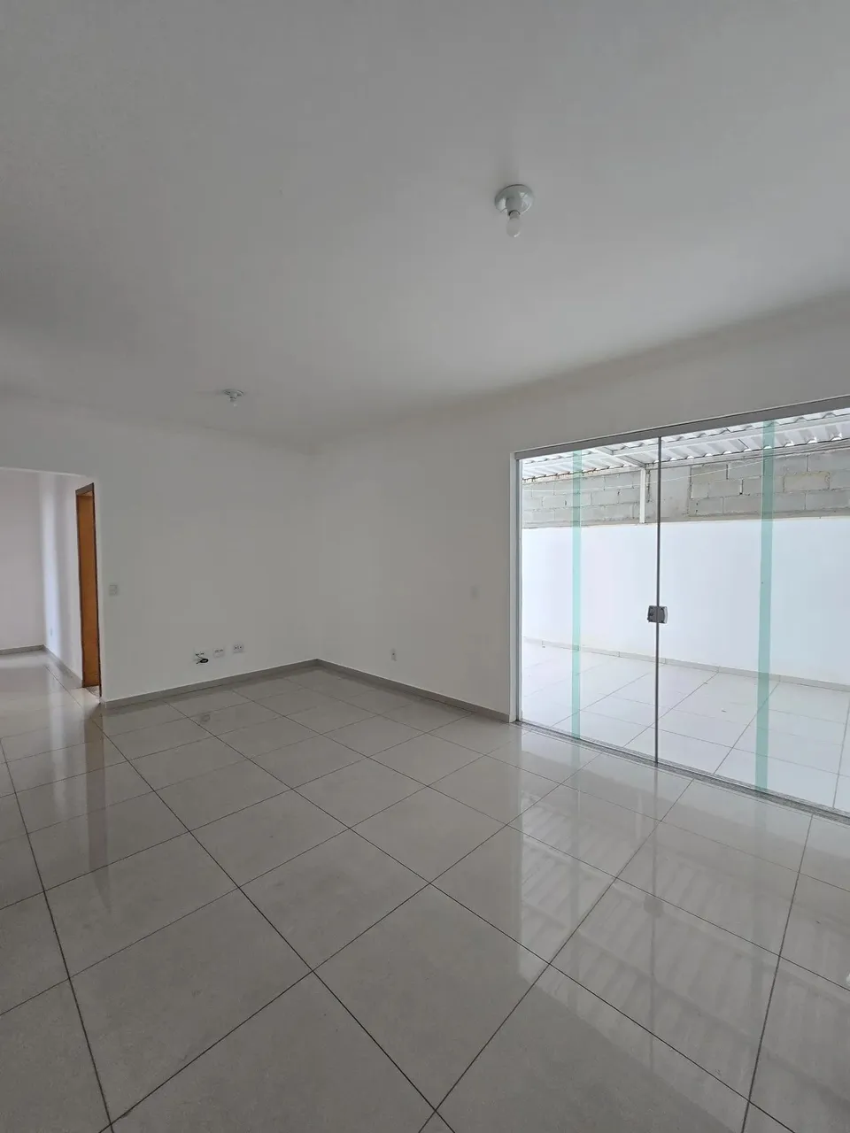 Apartamento c/Área privativa c/03 quartos c/ suite c/elevador Bairro Cabral - Contagem MG