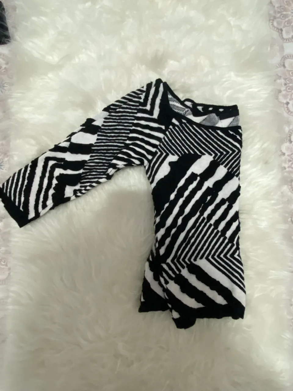 Blusa meia manga geométrica P&B