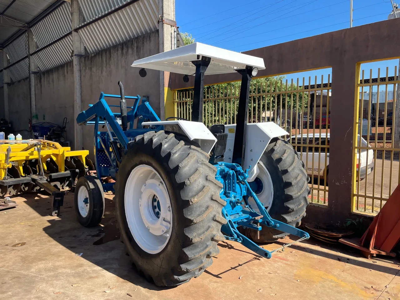 Ford 6600 com lâmina BALDAN