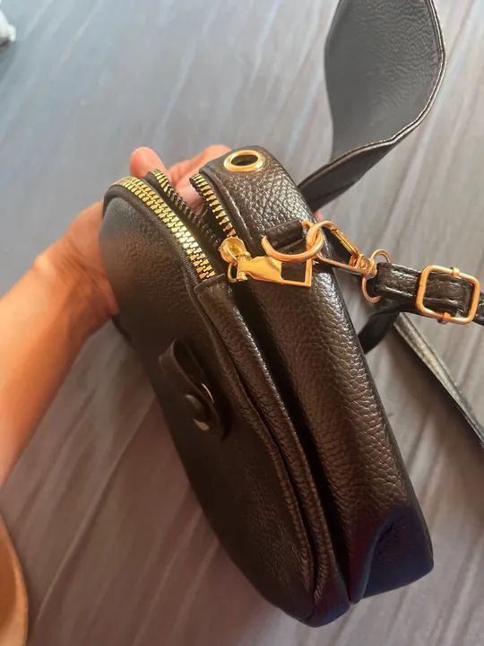 Bolsa tiracolo Preta Pequena NOVA  - Foto 4