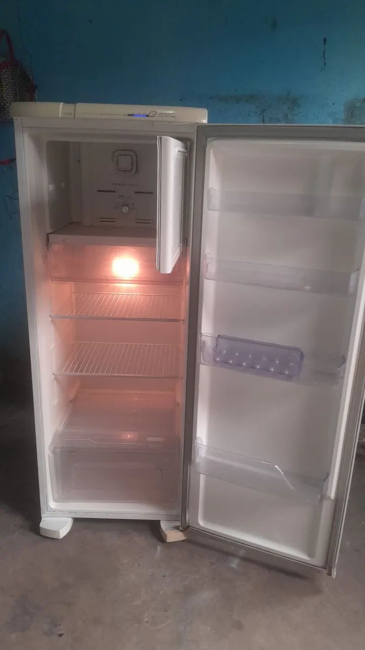 Geladeira frosfree gelando bem  - Foto 2