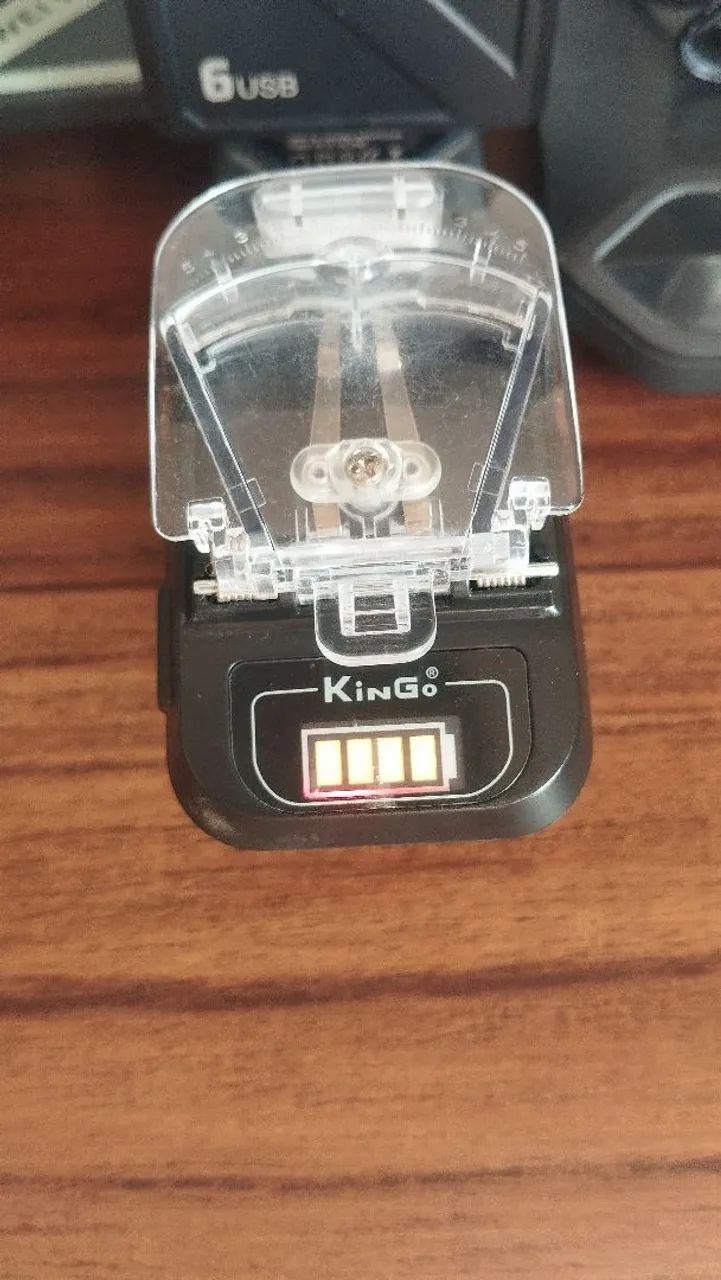 Carregador de Bateria Universal Digital com USB - Foto 3