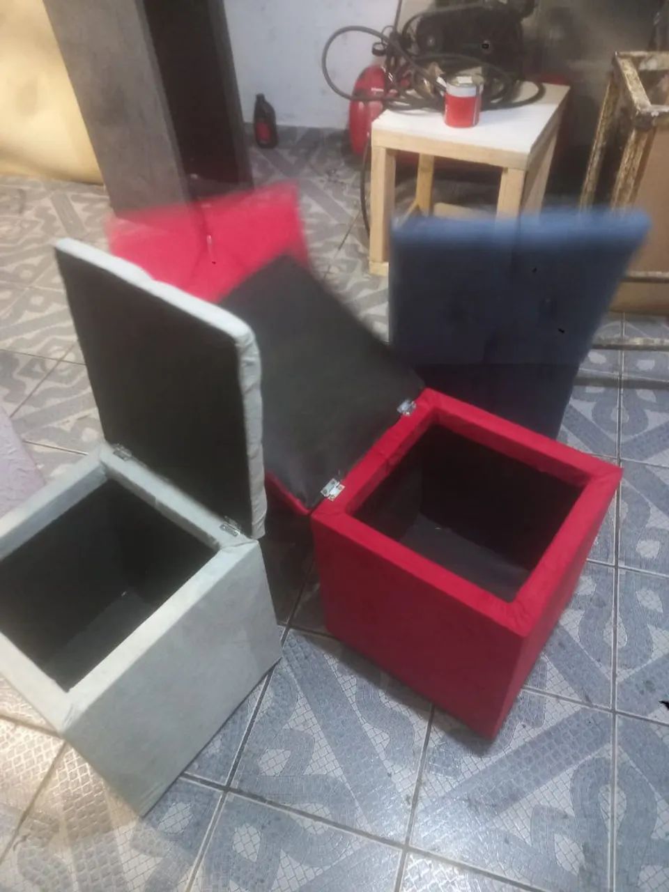 Puff 40x40 Bau