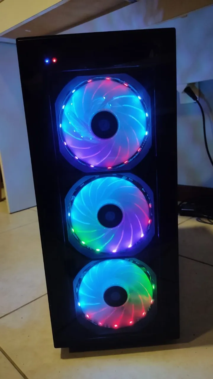 Gabinete Gamer Redragon Sideswipe RGB - em ótimo estado (SOMENTE O GABINETE, SEM AS PEÇAS)