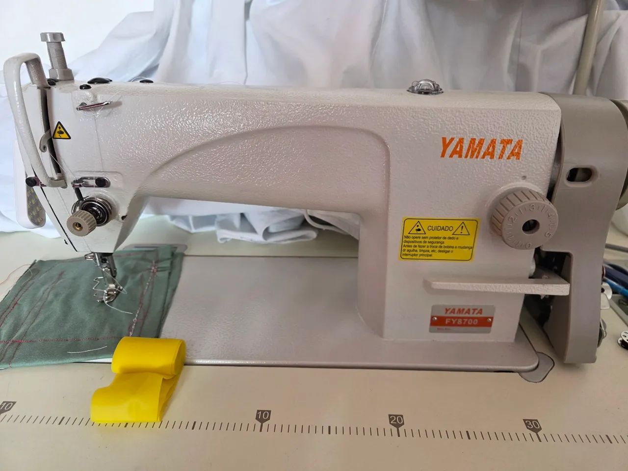 Máquina de costura reta semi industrial Yamata - Foto 5