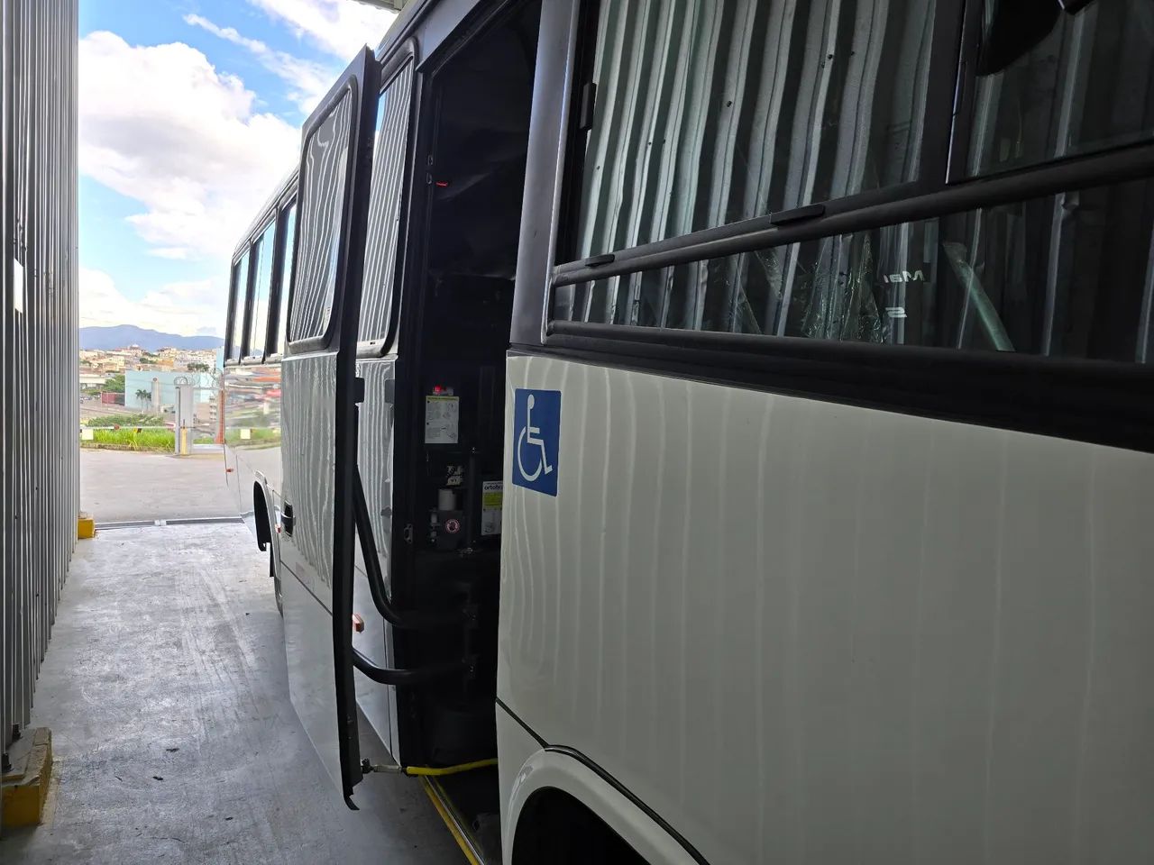 Micro Volkswagen 9.180 - 32 lugares 24/25 - Foto 11