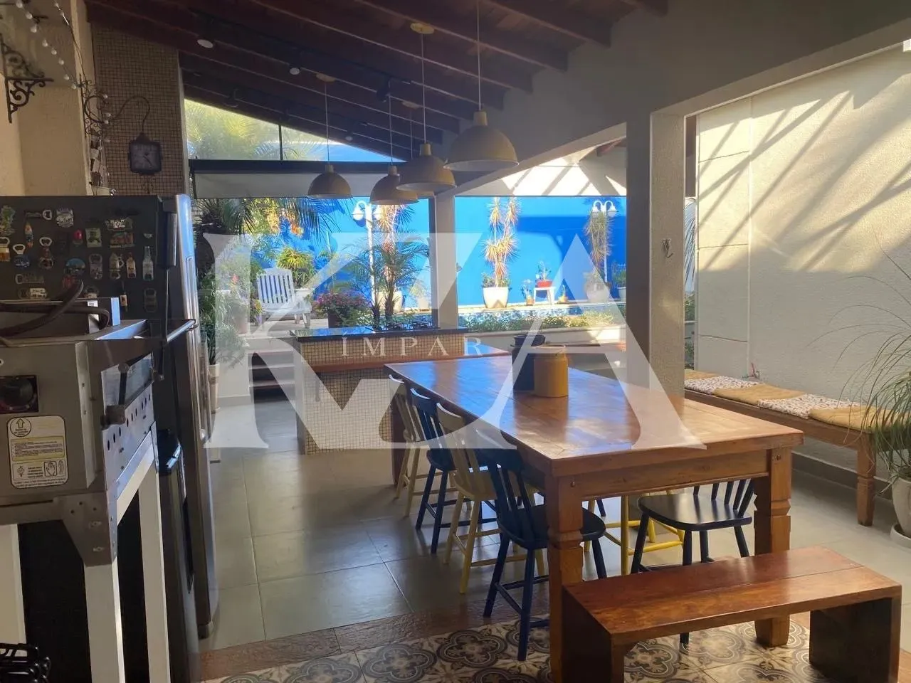 LINDA CASA A VENDA COM PISCINA CONDOMINIO PALMEIRAS IMPERIAIS 4 DORM. ( sendo 1 closet) 1