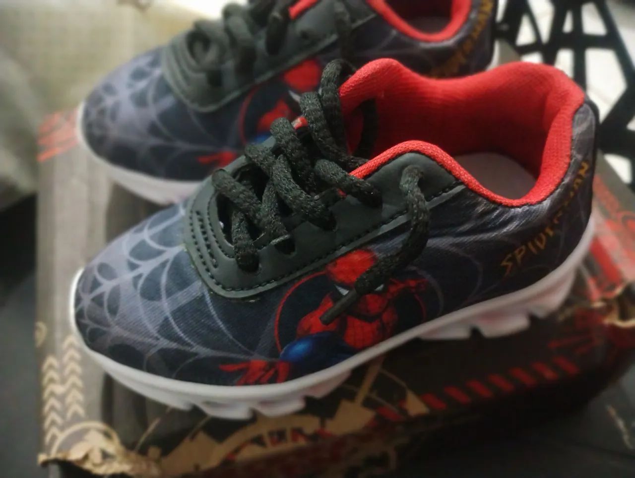 Tênis Infantil Homem Aranha com luzes  - Foto 2