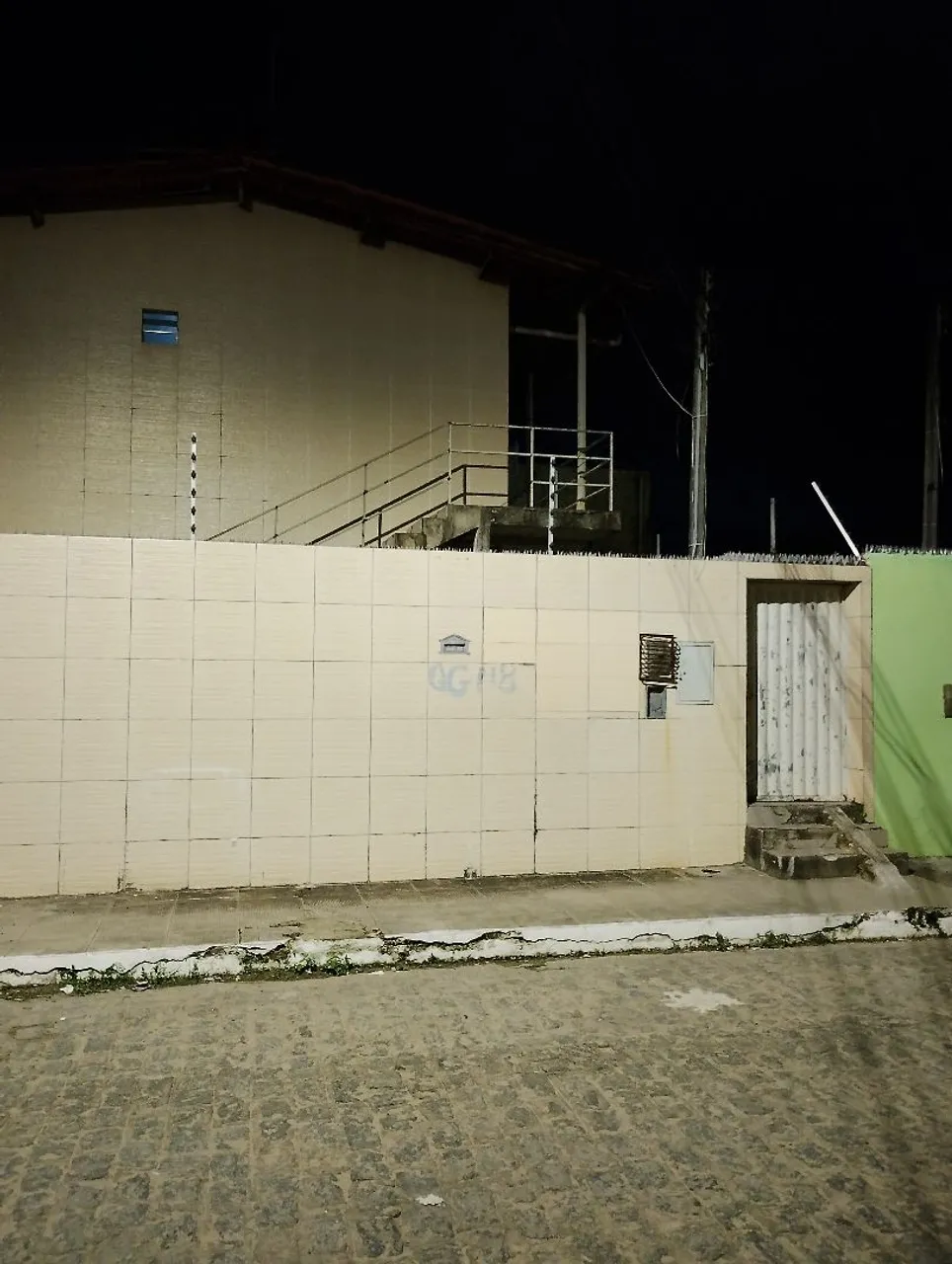 Alugo casa em condomínio no tabuleiro