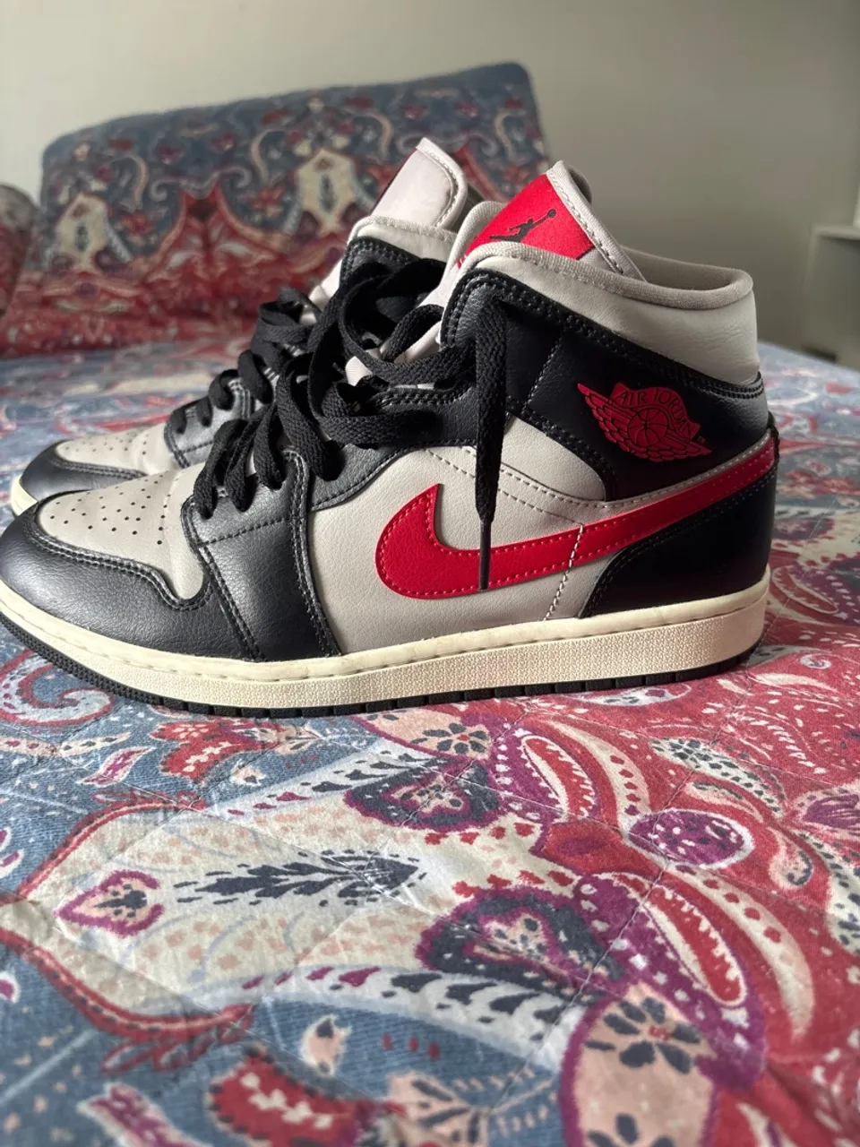 Nike Air Jordan 1 - Vermelho e Preto
