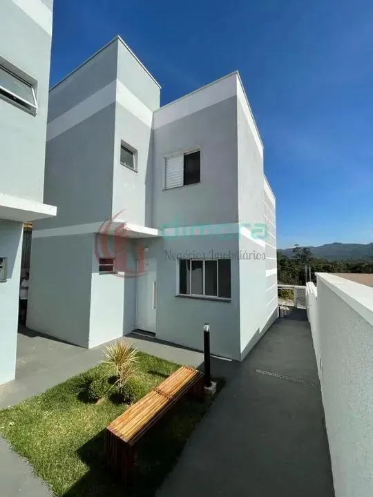 Sobrado para Venda em Mogi das Cruzes, Vila São Paulo, 2 dormitórios, 2 suítes, 3 banheiro