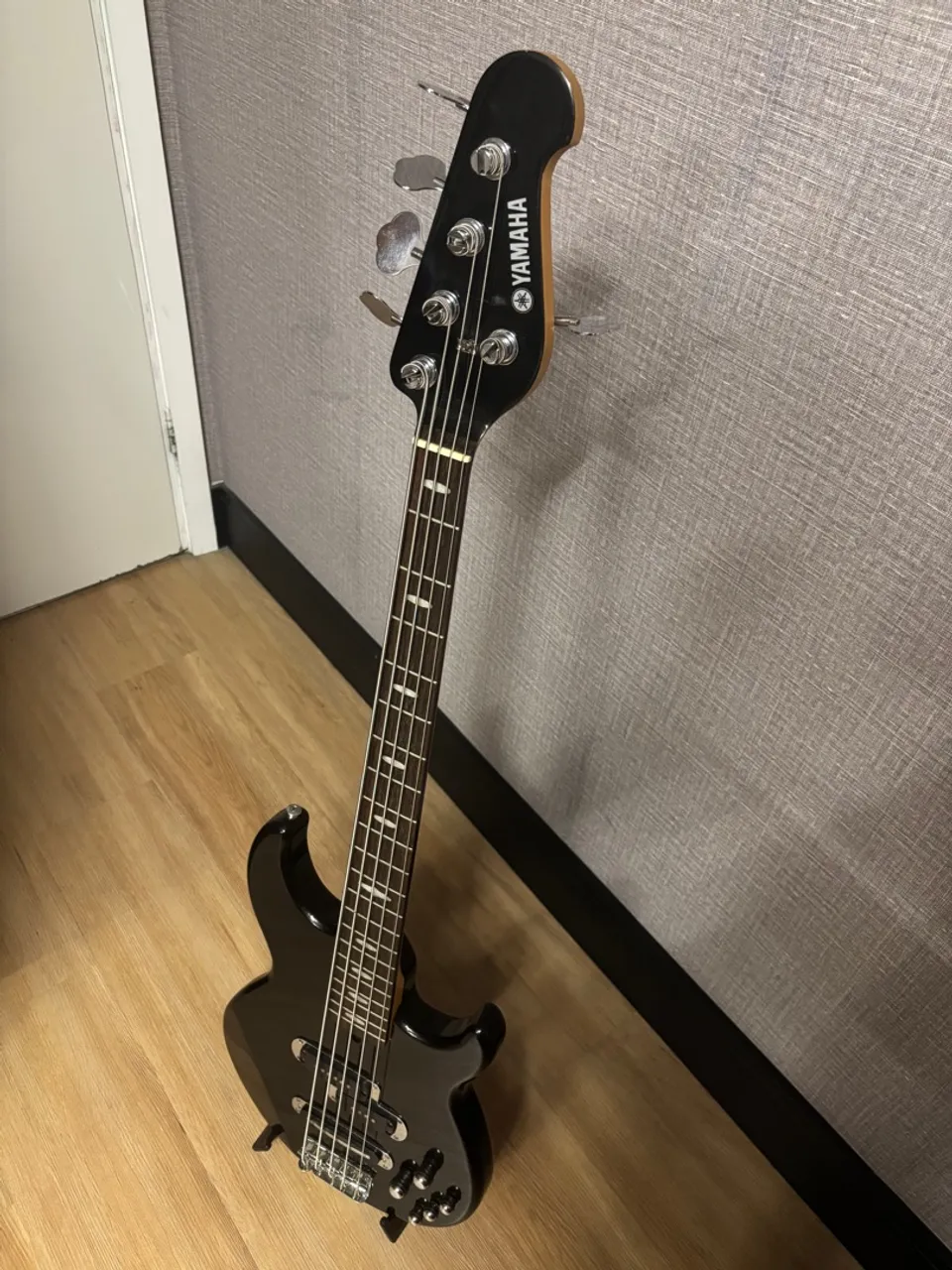 Baixo Yamaha BB 615