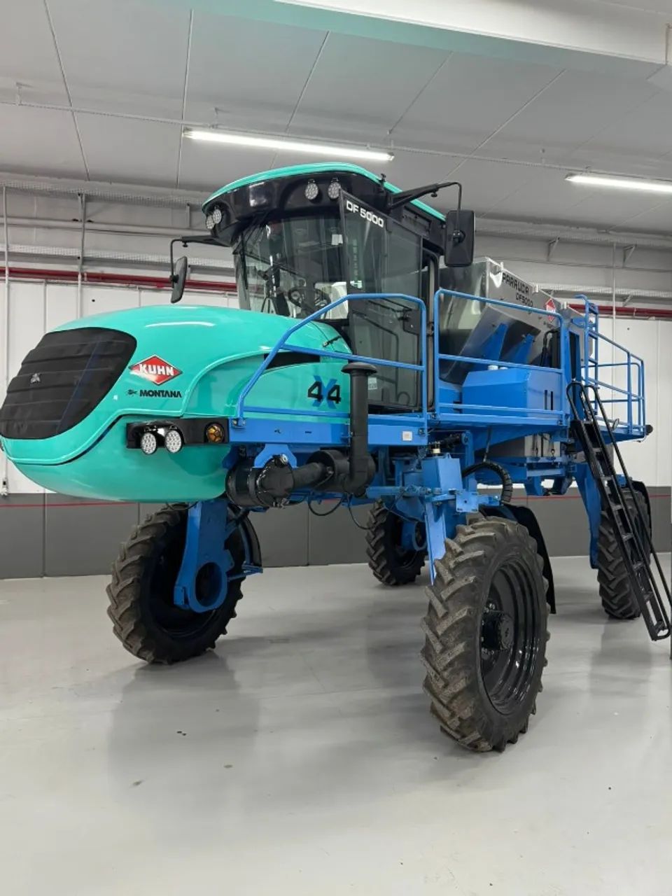 DISTRIBUIDOR AUTOPROPELIDO - Foto 2