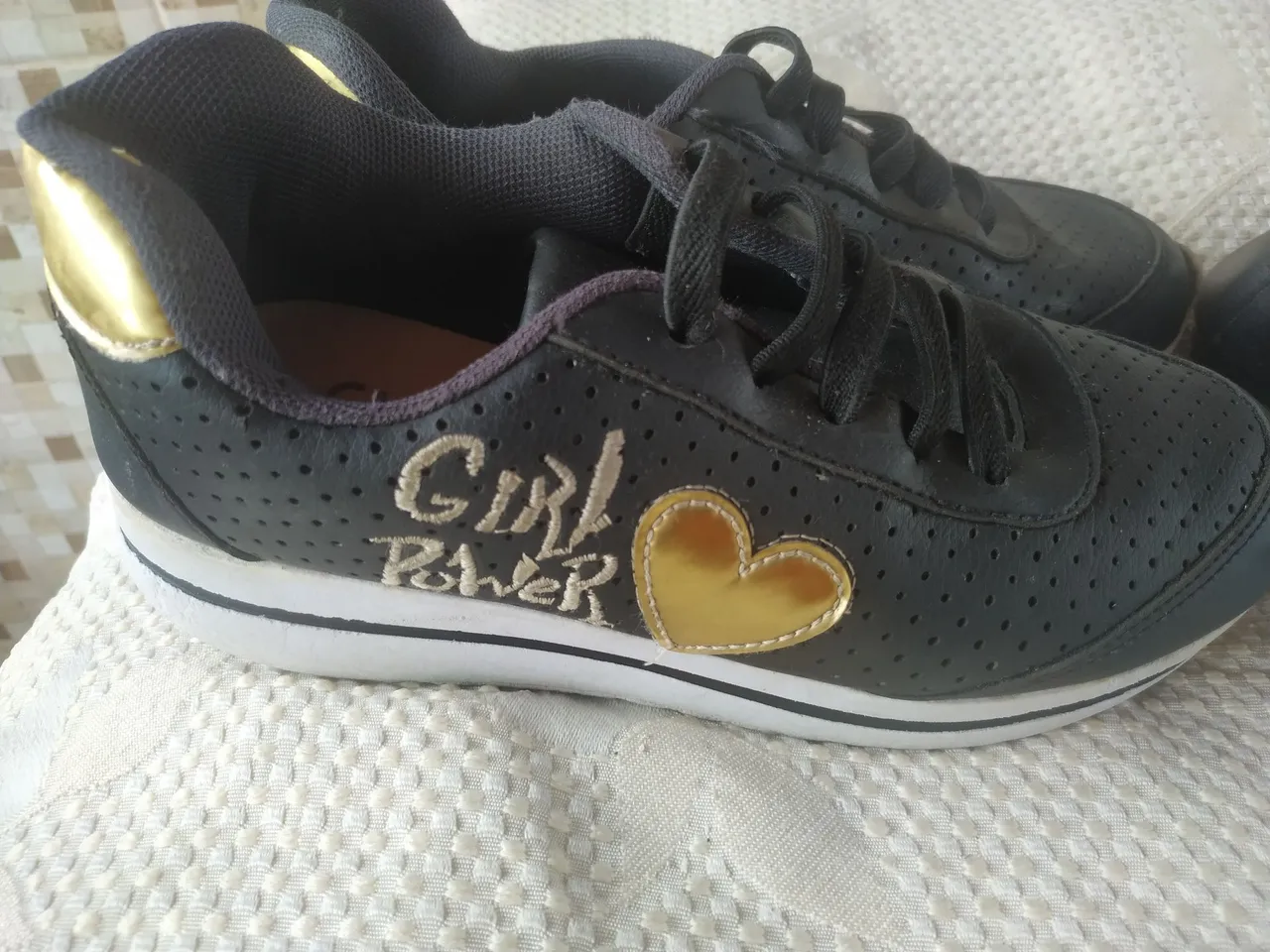 Tênis Infantil Girl Power com Detalhes Dourados