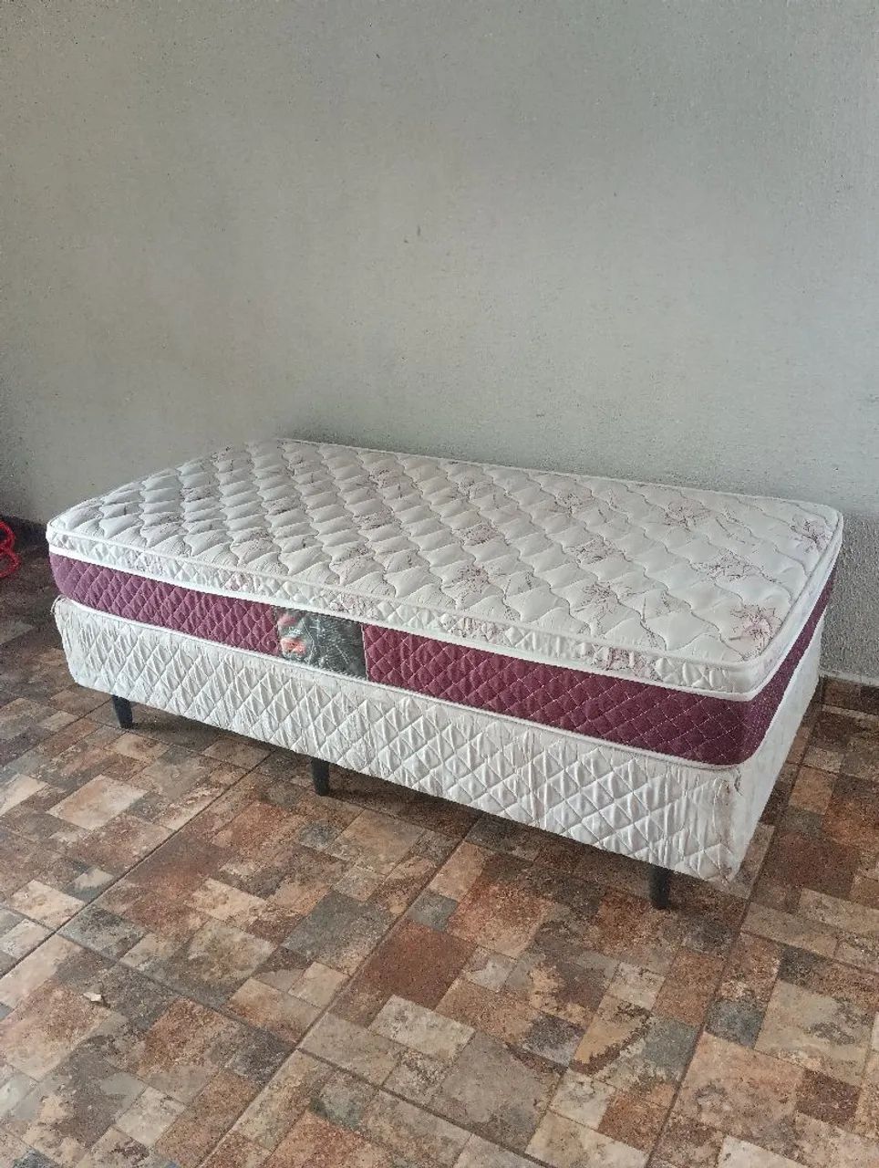 Linda Cama Box Solteiro CASTOR Semi Nova  - Foto 5