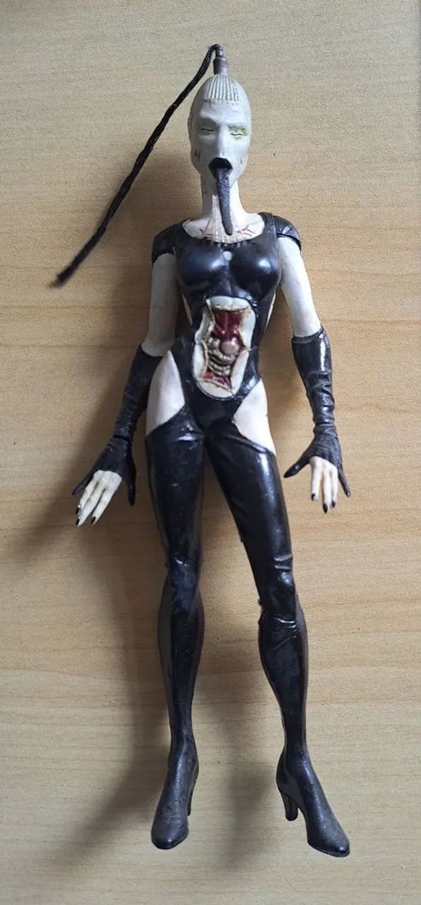Figura Cenóbita Wire Hellraiser Inferno Clive Barker NECA 