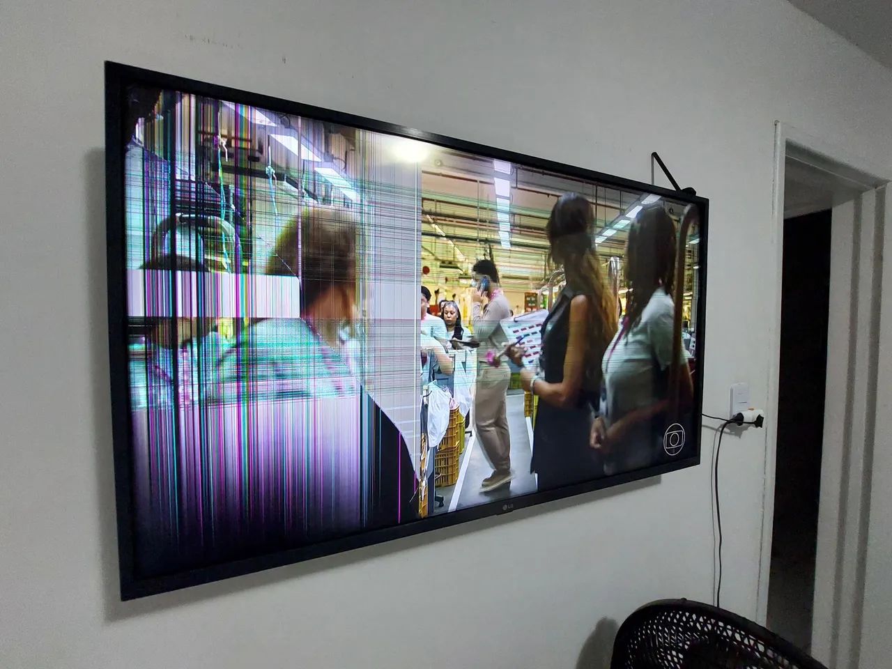 TV LG 43LM6300PSB TELA DANIFICADA 