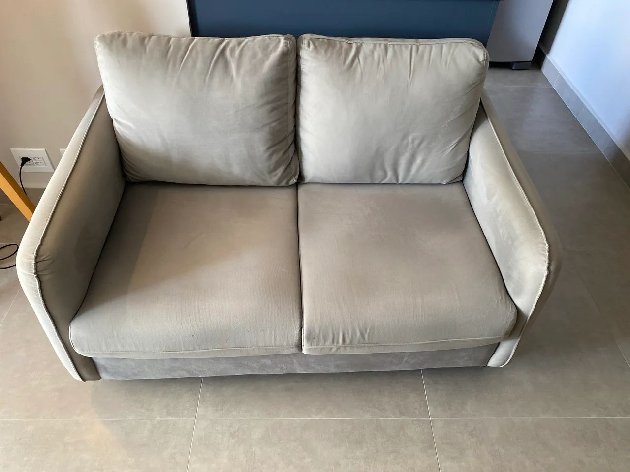 Vendo Sofá compacto 2 lugares 1.40m - Foto 3