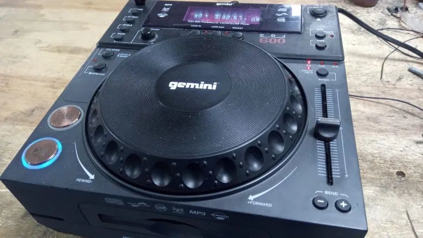 CDJ 600 perfeito;