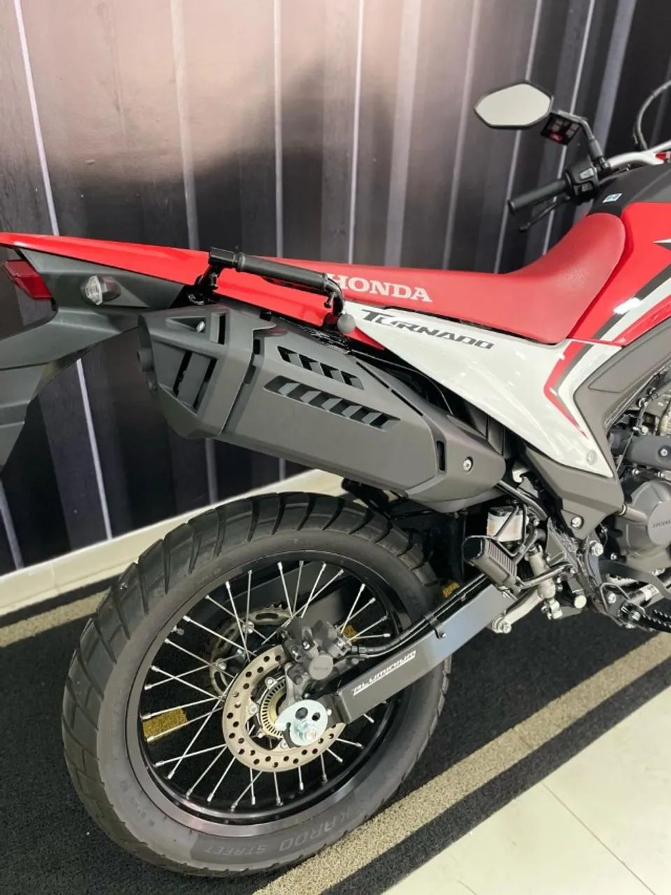HONDA TORNADO 2024/2025  - Foto 3