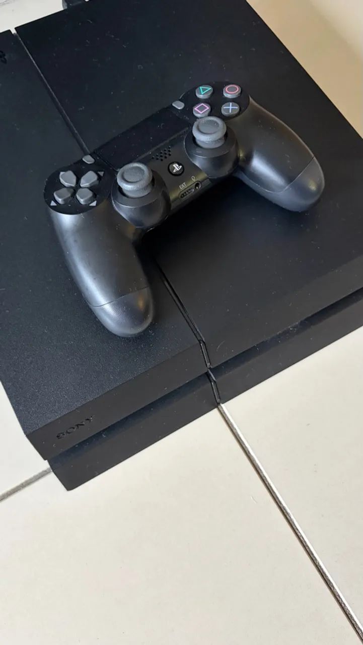 Playstation 4 (PS4)