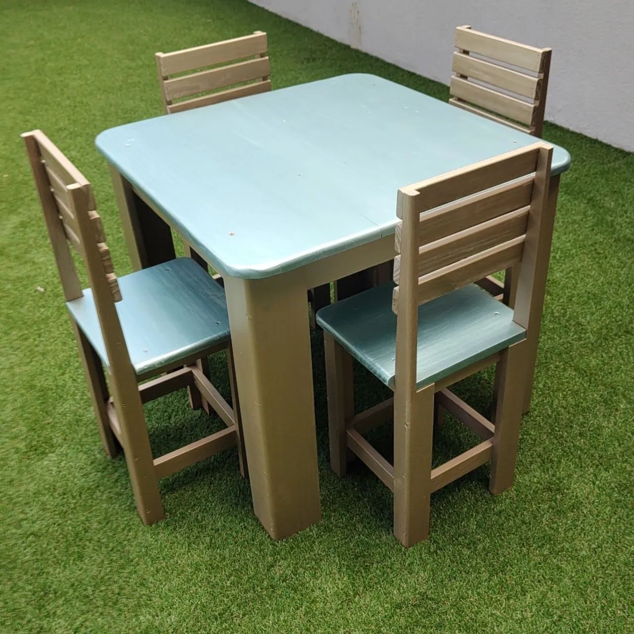 Mesinha infantil 