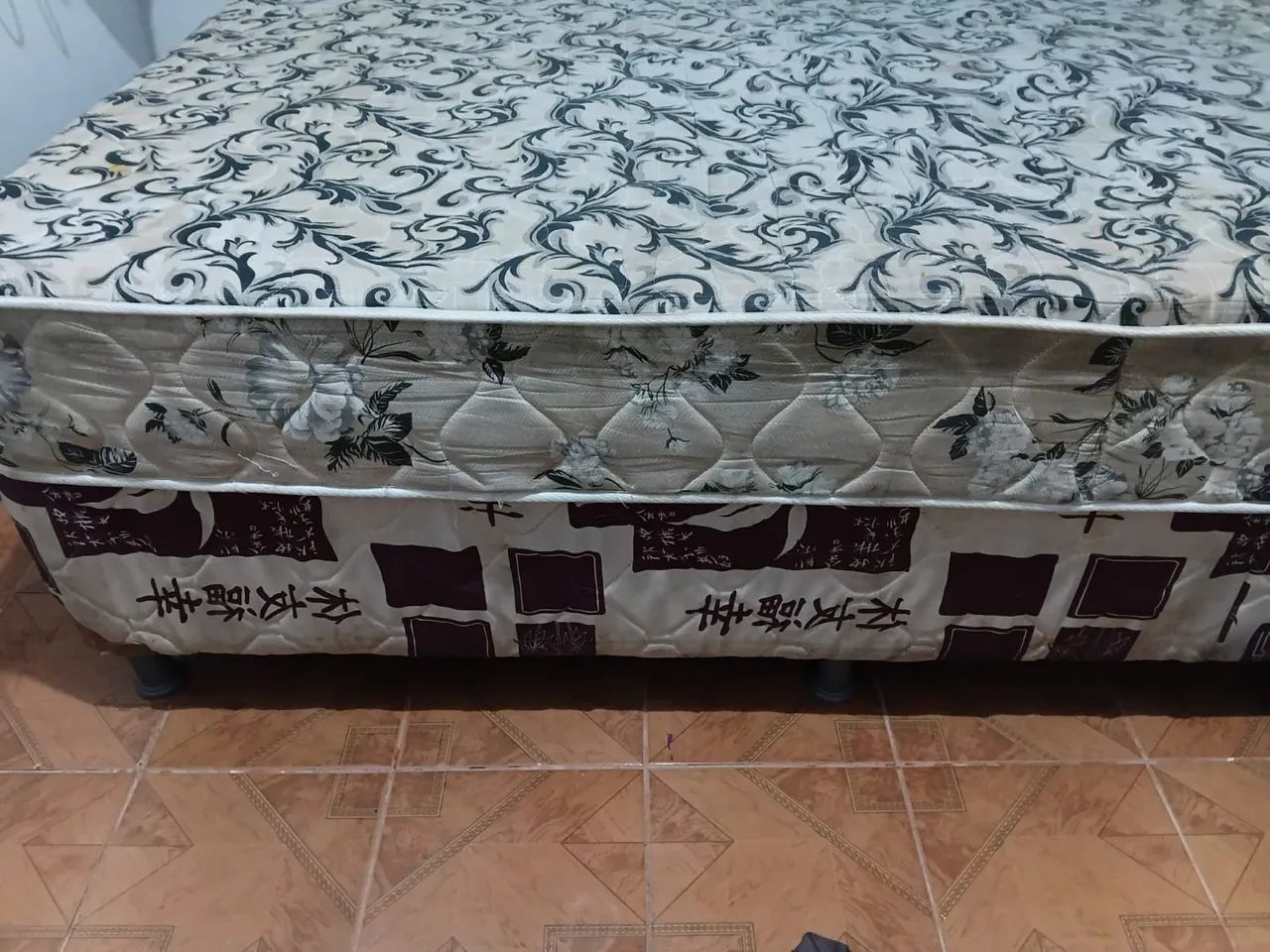 Cama box casal molas