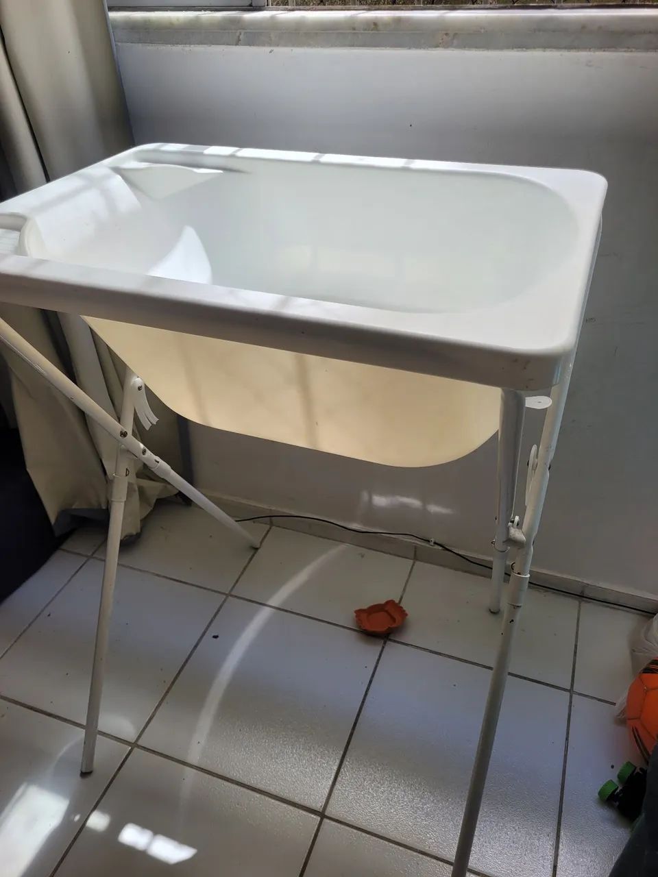 Banheira para bebê com apoio