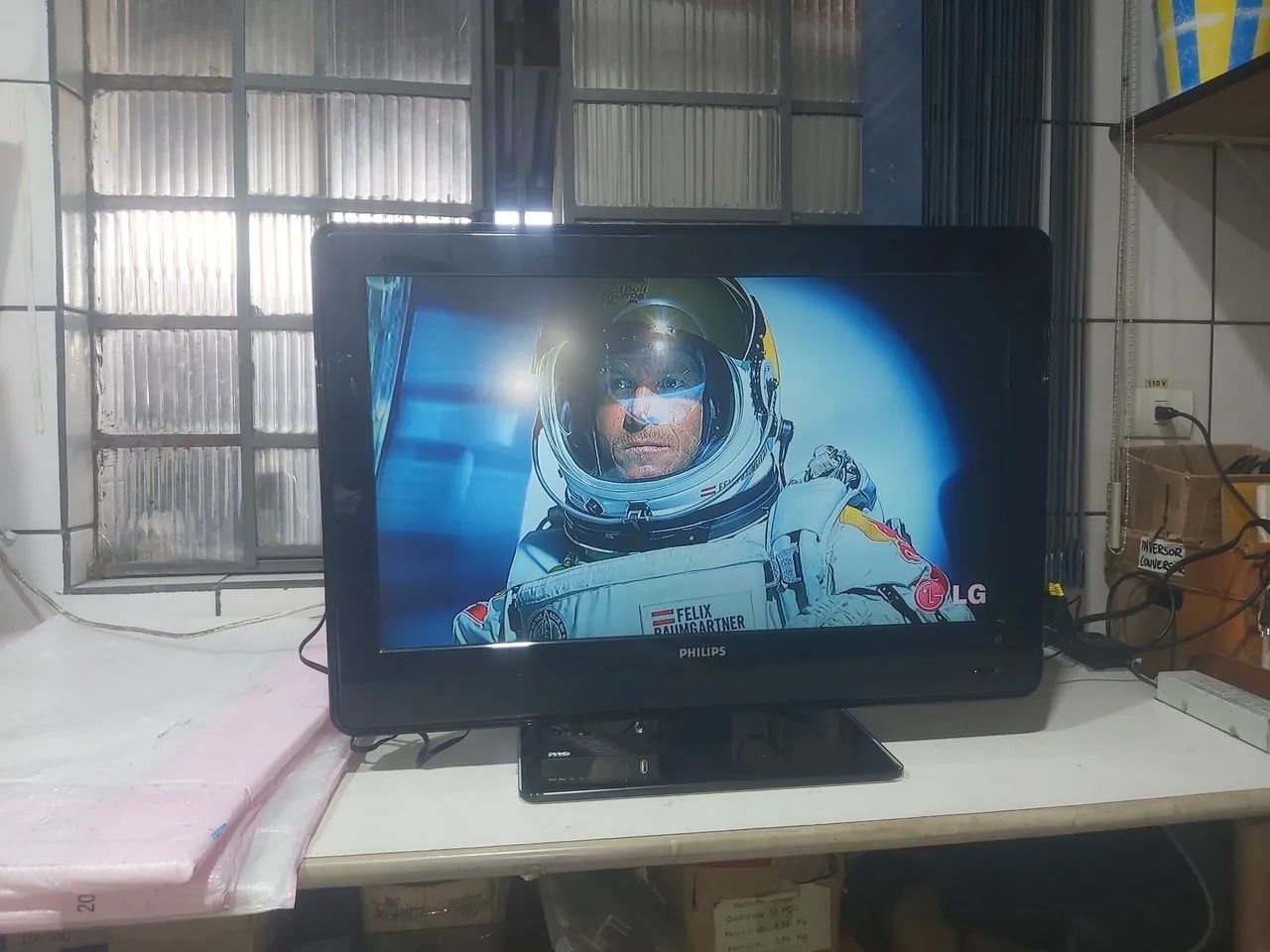 TV LCD philips 32 polegadas.
