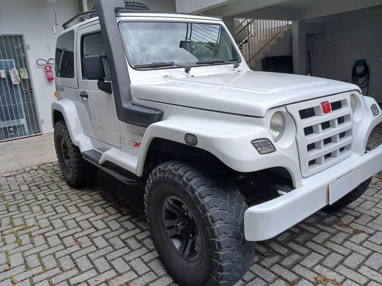 Troller T-4 2010