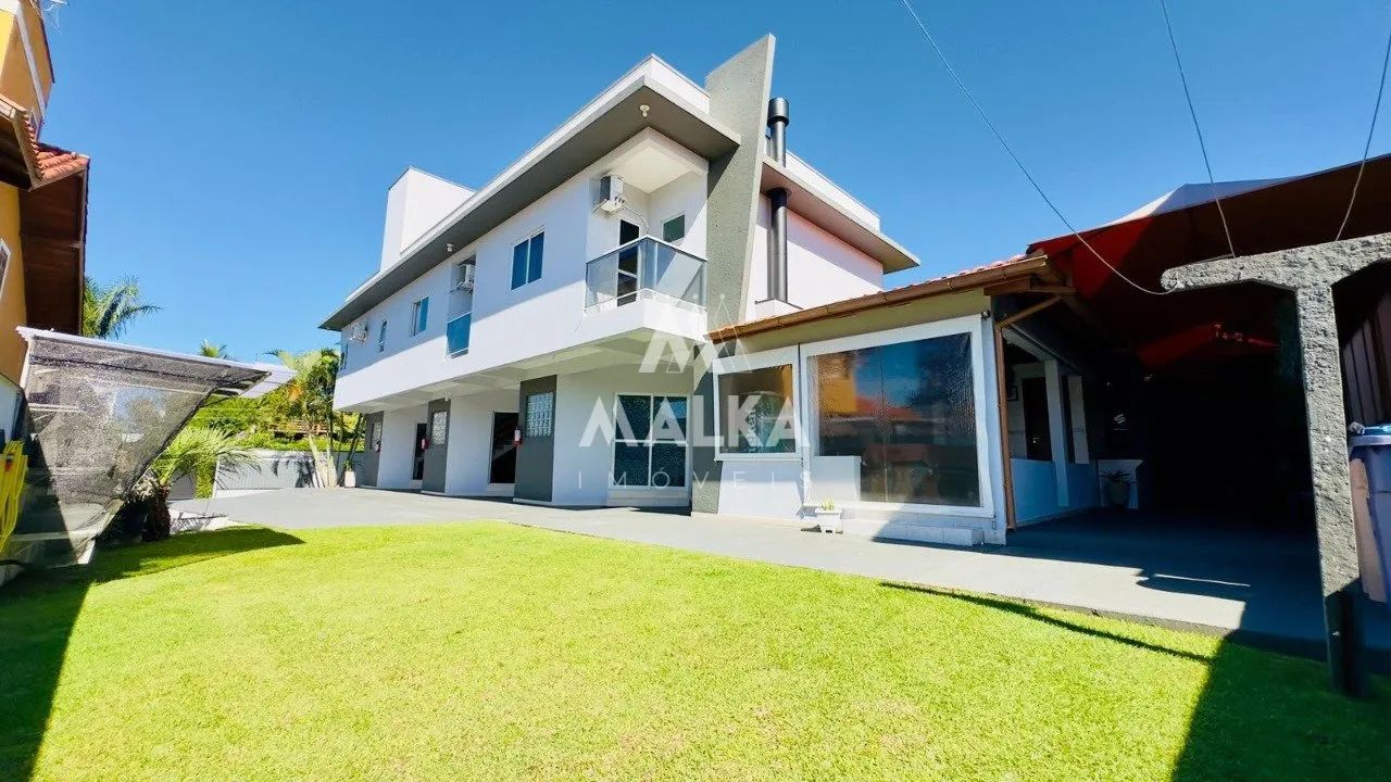 Casa Mobiliada com 2 Suítes em Condomínio no Campeche