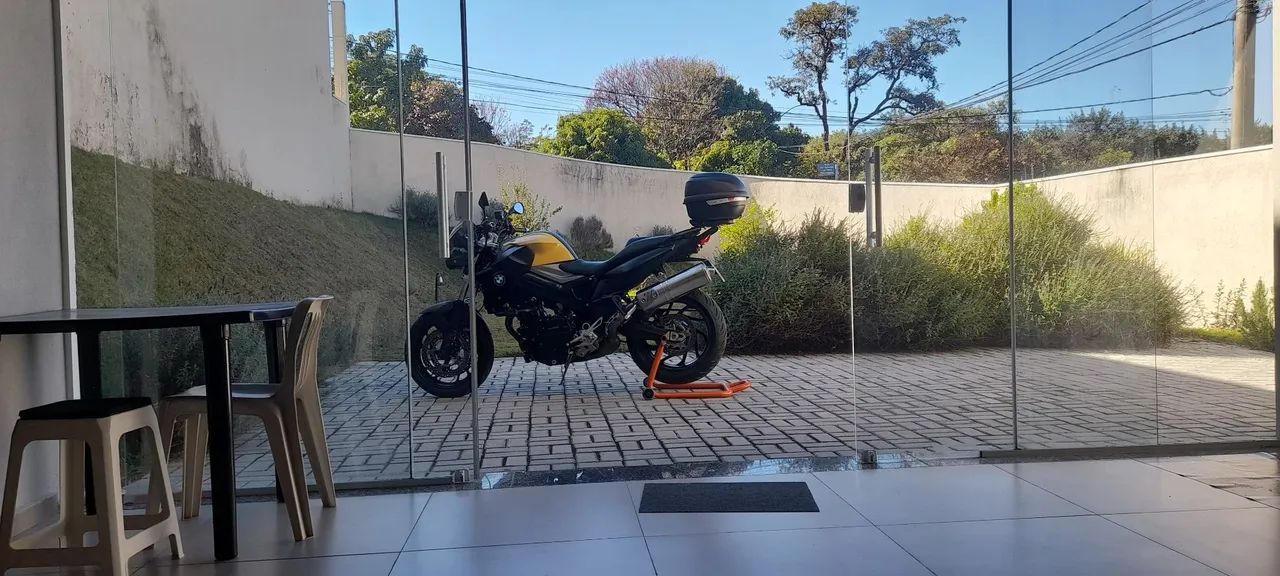 BMW 800R