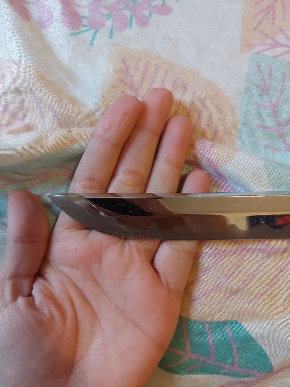 2 katanas com suporte de madeira - Foto 4