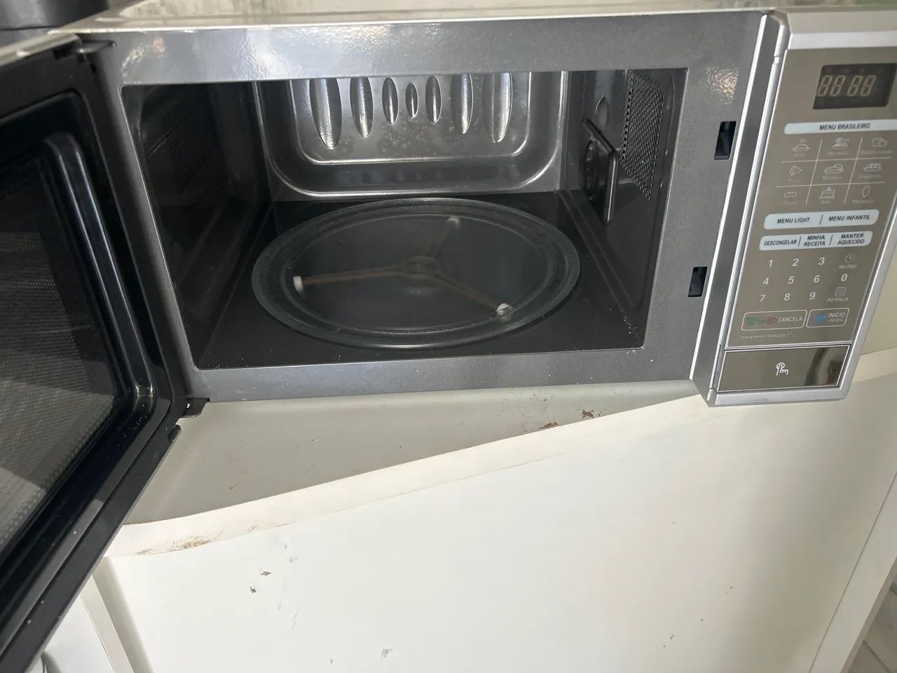 Vendo cooktop e microondas  30 litros valor 450 - Foto 2