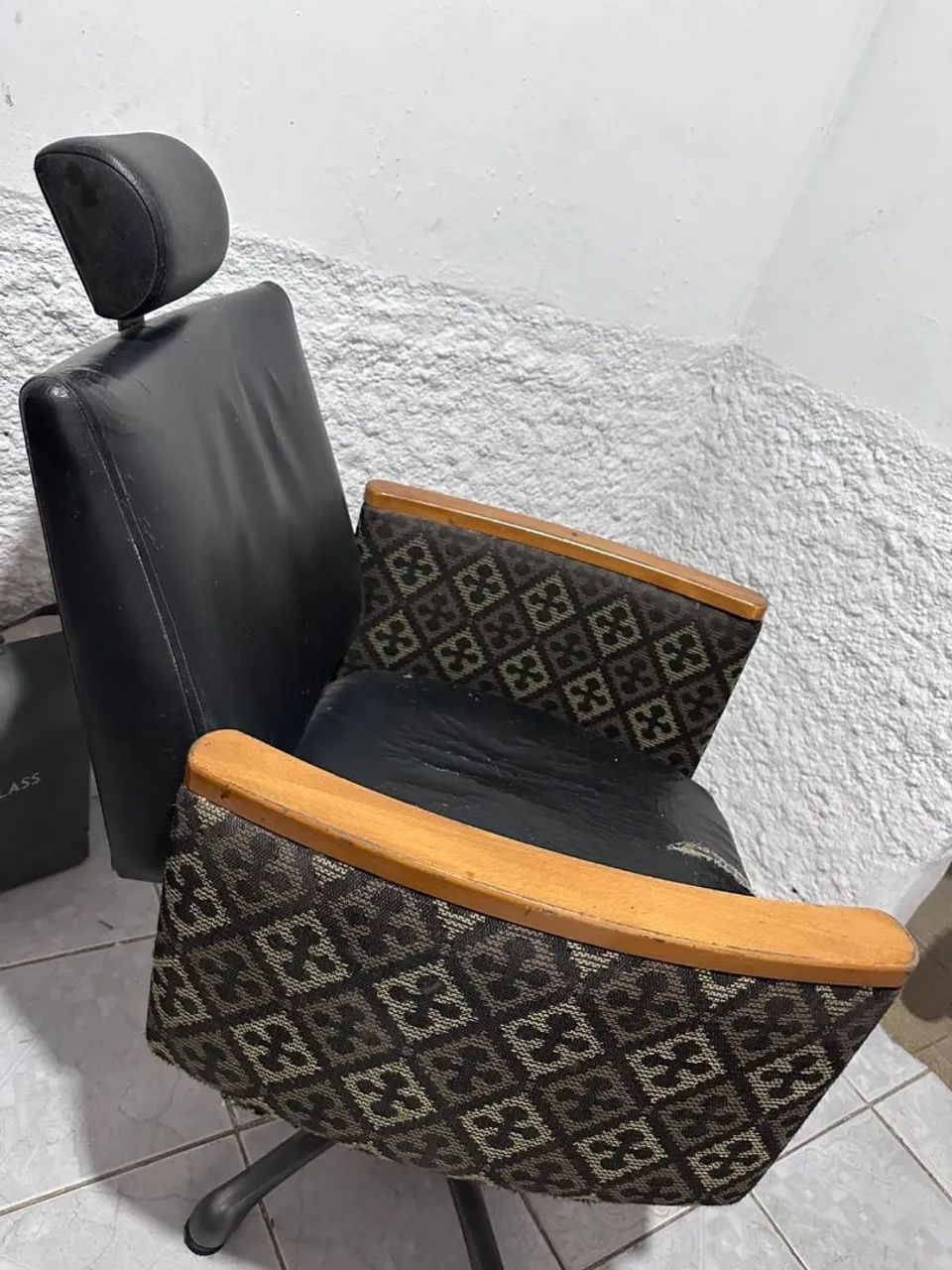 Cadeira de barbeiro reclinável  - Foto 4