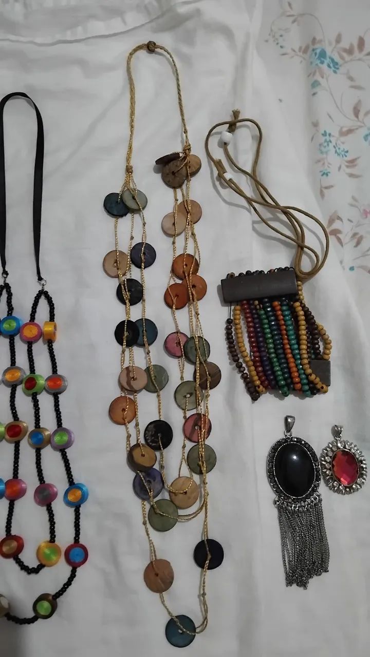 Colares coloridos