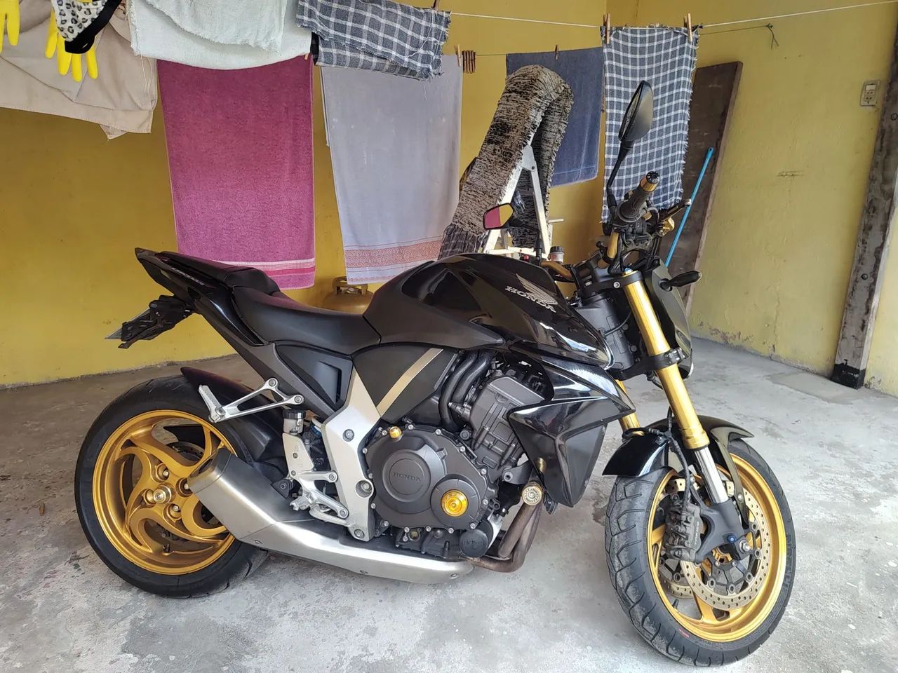 CB1000R