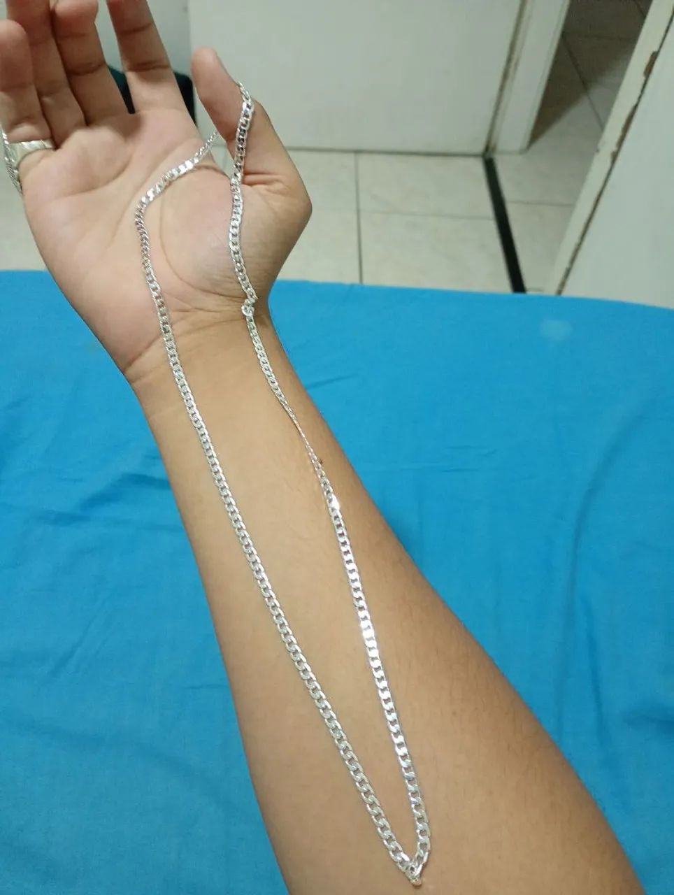 Corrente de prata escama 4 mm 70 cm  - Foto 2