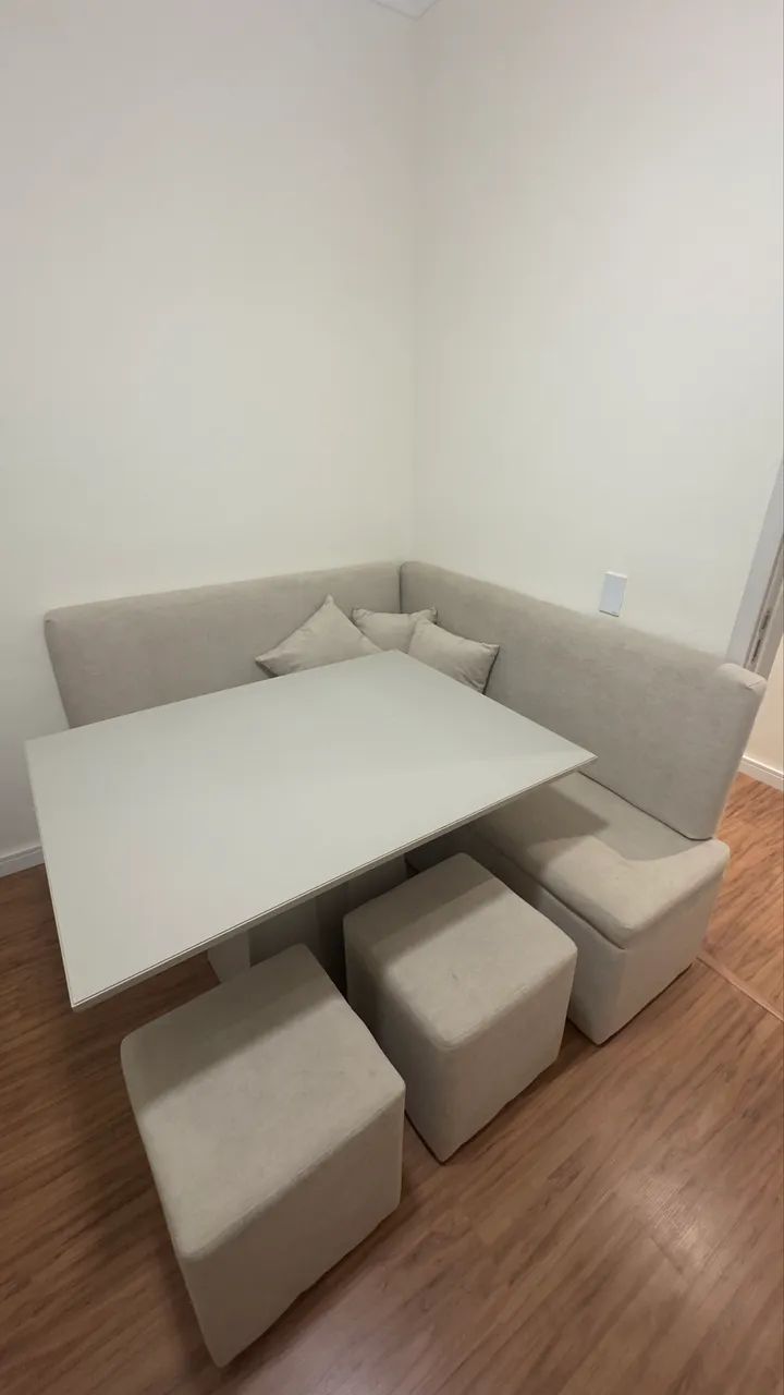 Canto Alemão com Baú + Mesa, 2 Pufes e 3 Almofadas - Foto 2