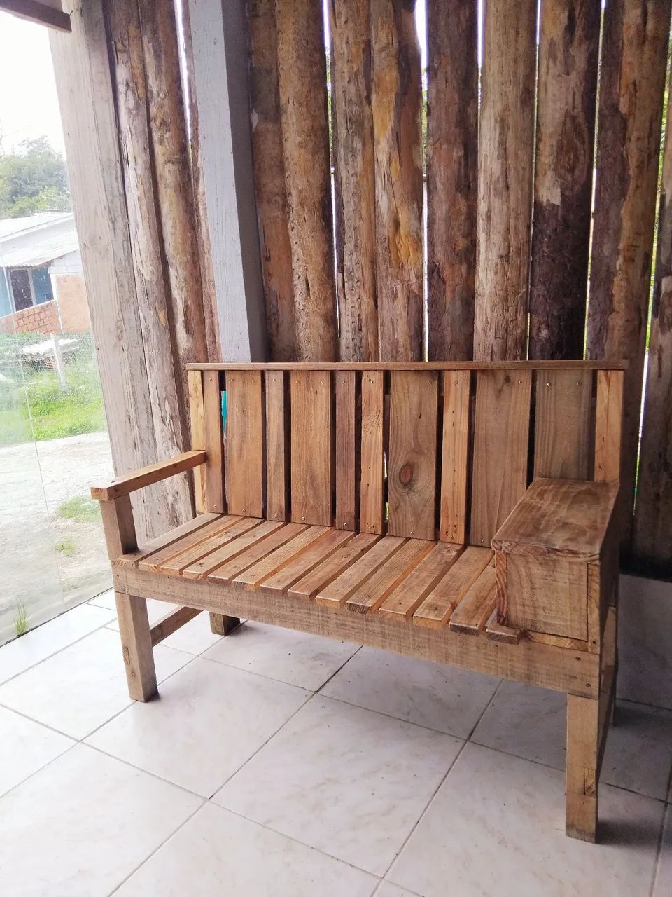 VENDO BANCO DE MADEIRA ESTILO ( Namoradeira )  - Foto 4
