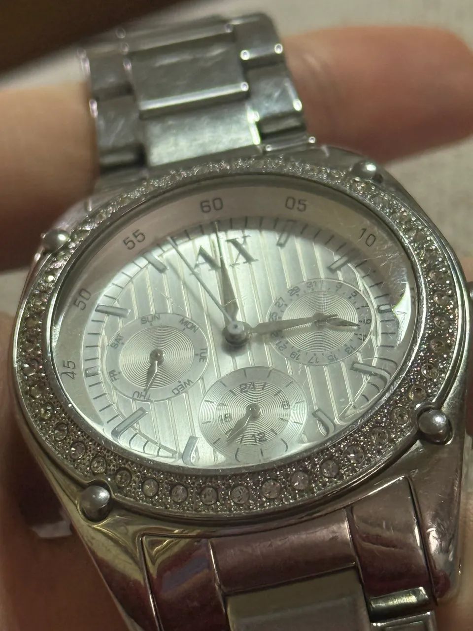Relógio Armani Exchange Feminino Cravejado - Foto 4