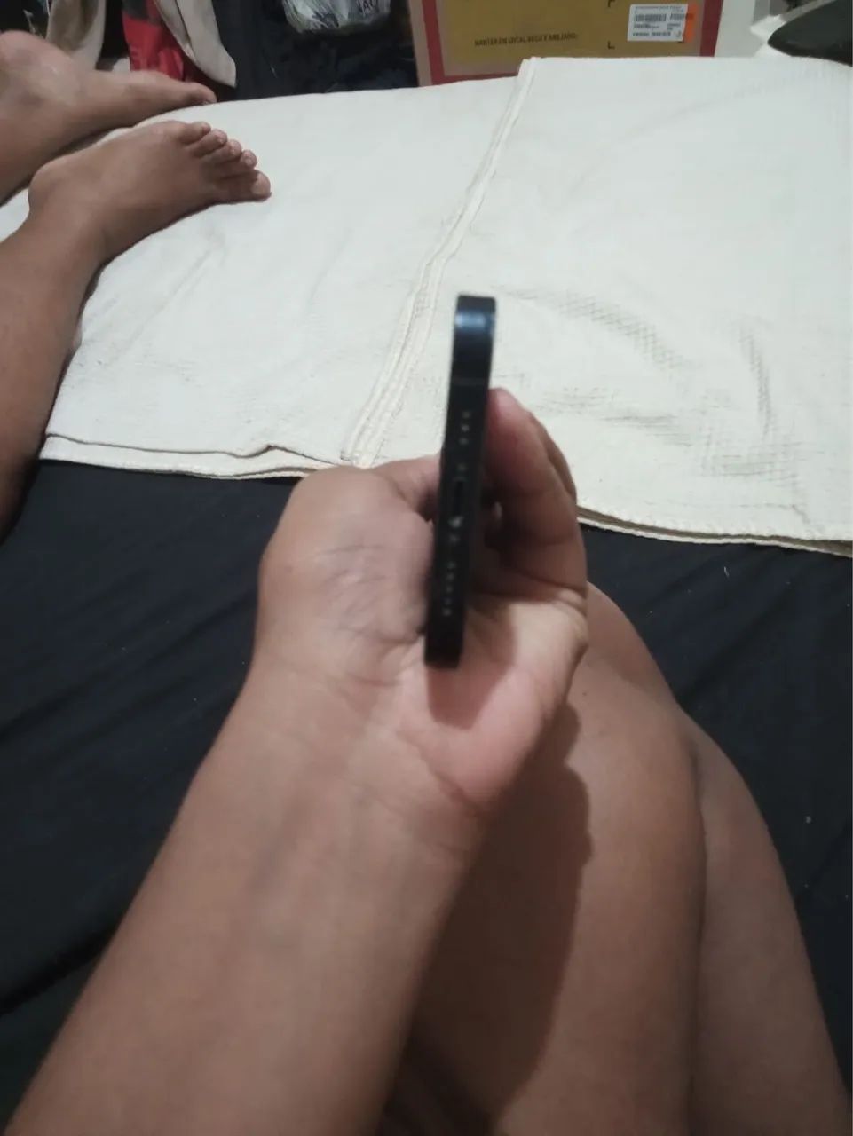 Vendo iPhone 12 em perfeitas condições  - Foto 4