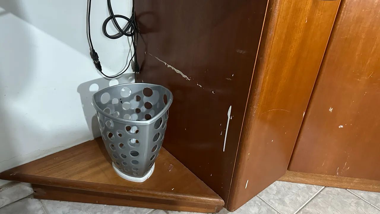 Escrivaninha de canto + 2 prateleiras suspensas - Foto 4