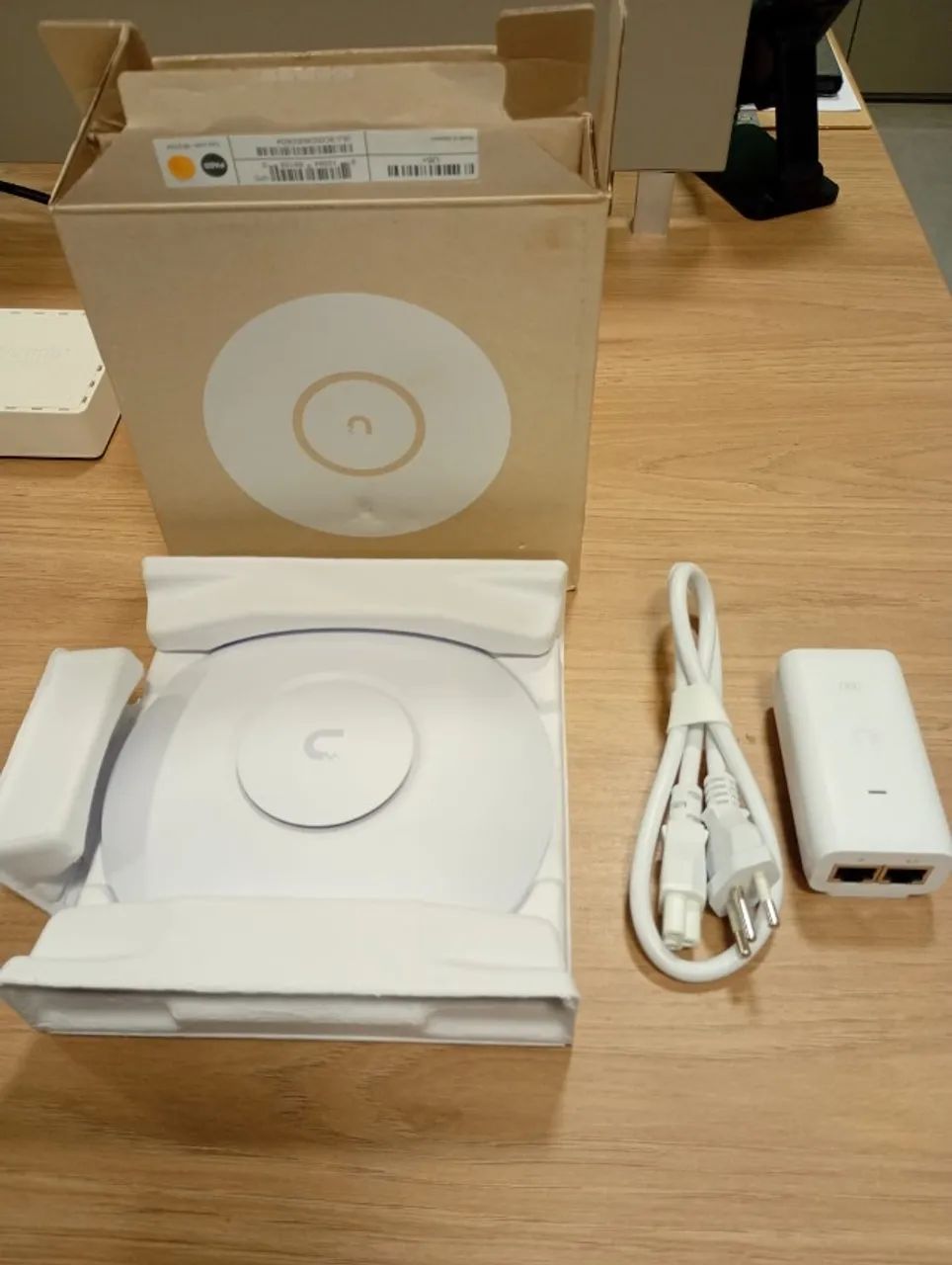 Ubiquiti UNIFI U7-LITE Wi-Fi 7 - Foto 2