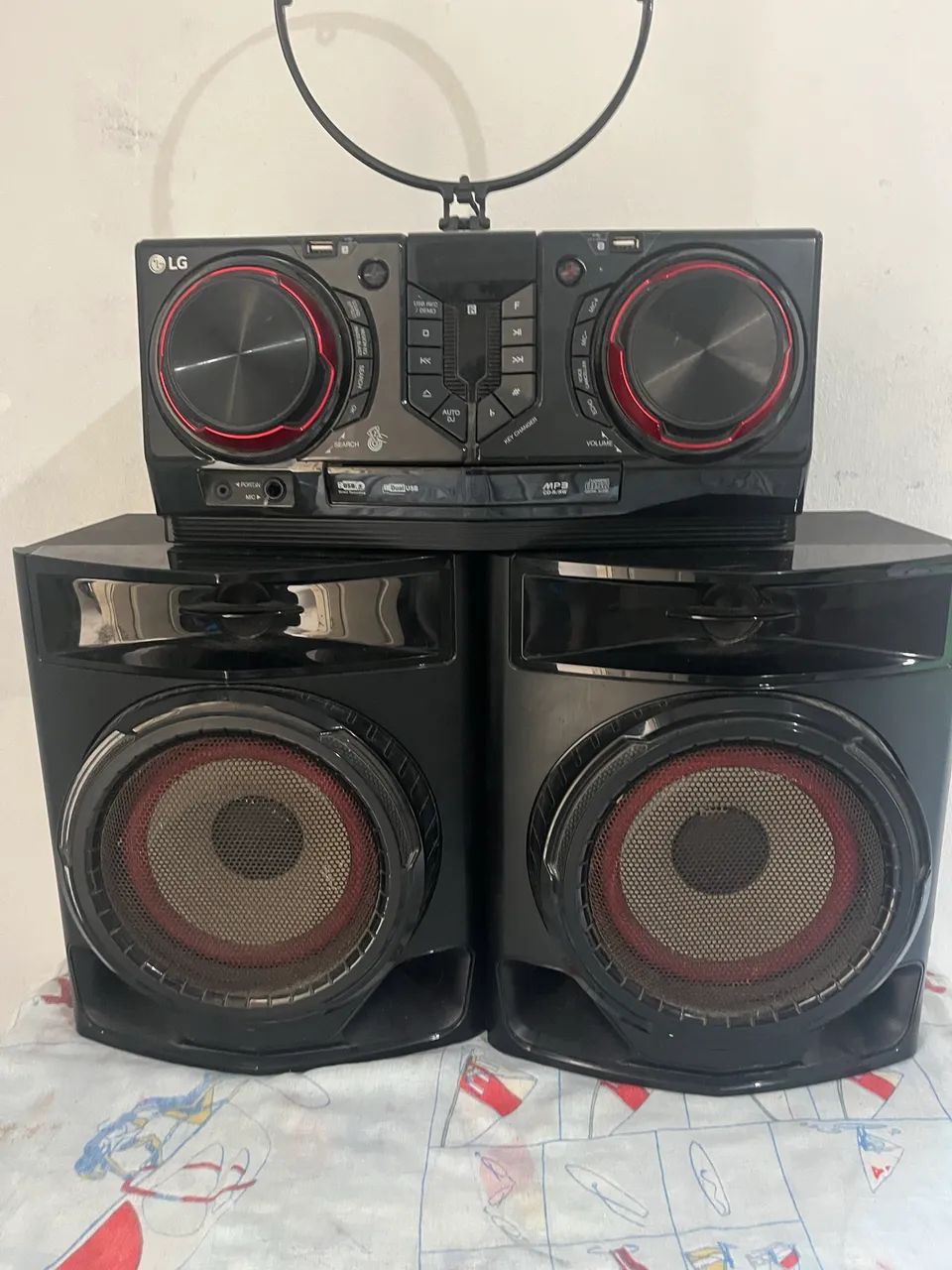 Vendo som LG completo Bluetooth USB completo 500 reais 