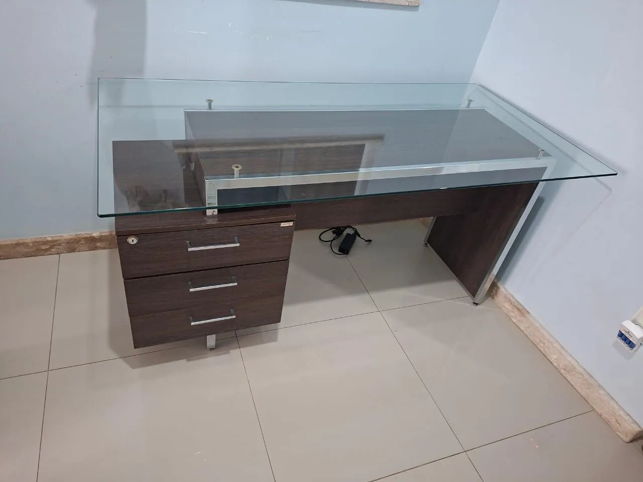 Venda de uma mesa de escritório.  - Foto 5