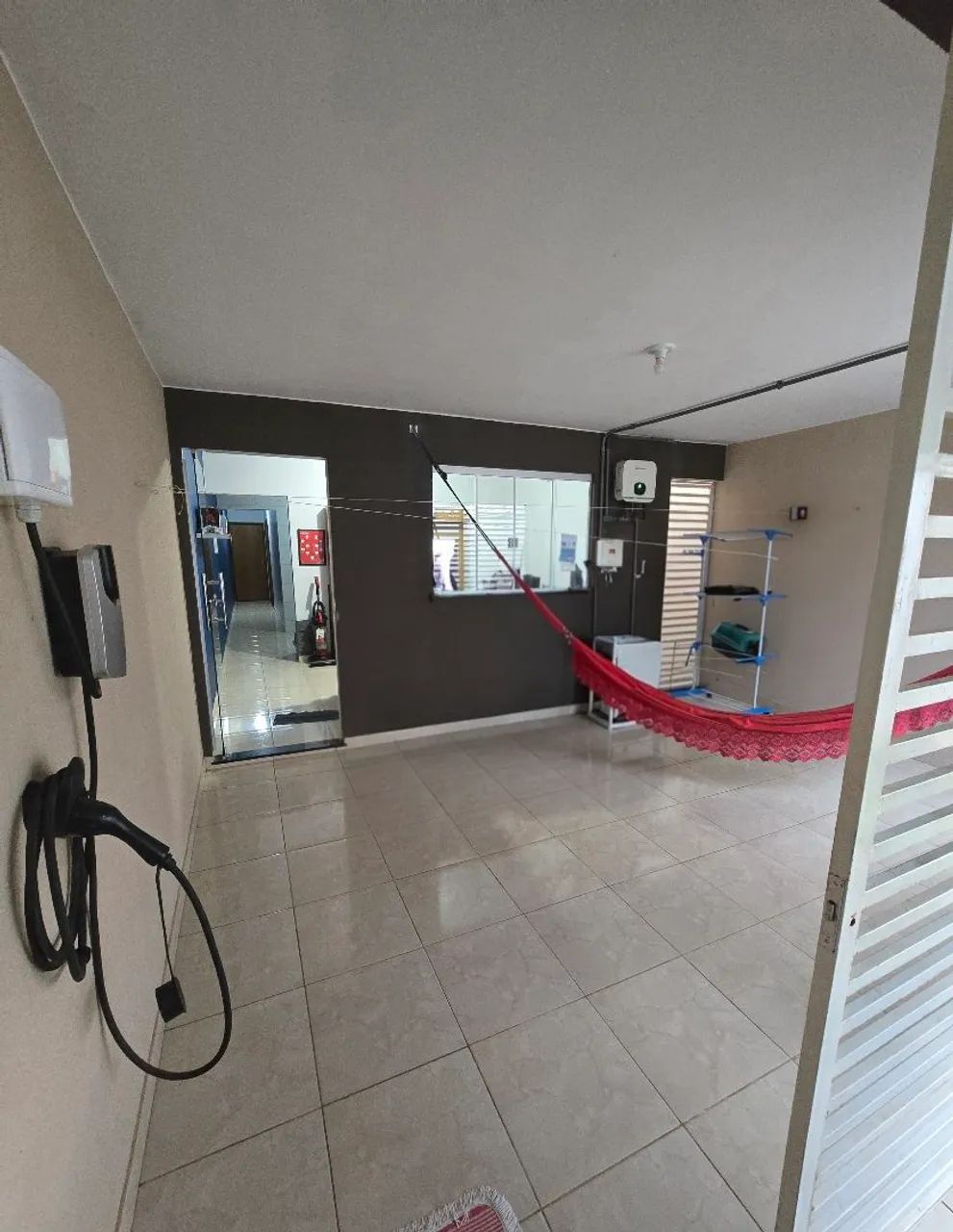 Casa 2 Quartos com Energia Solar, Portão Eletrônico e Espaço para Ampliar