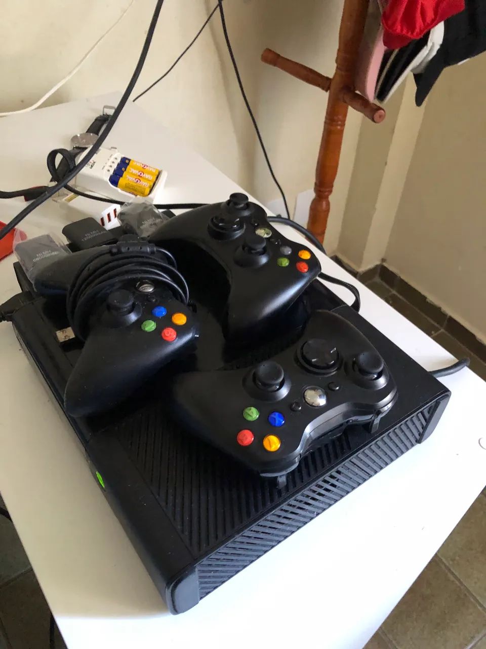 Xbox 360 Com 3 Controles e Com Aurora - Foto 2
