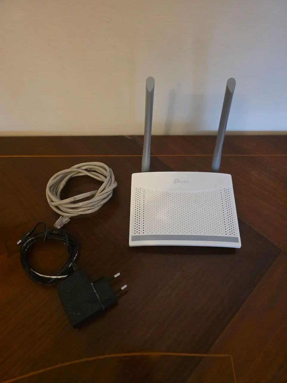Roteador TP-Link WR820N + Fonte + Cabo de Rede